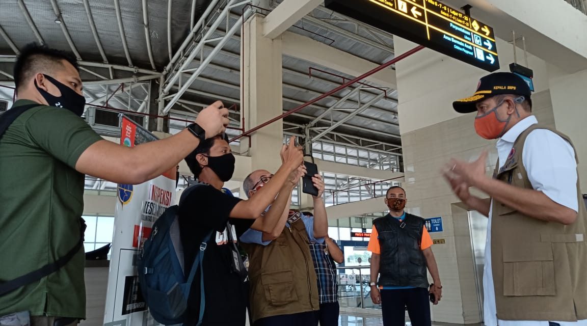 Sidak Teminal Pulo Gebang, Doni Monardo Apresiasi Kepatuhan Warga