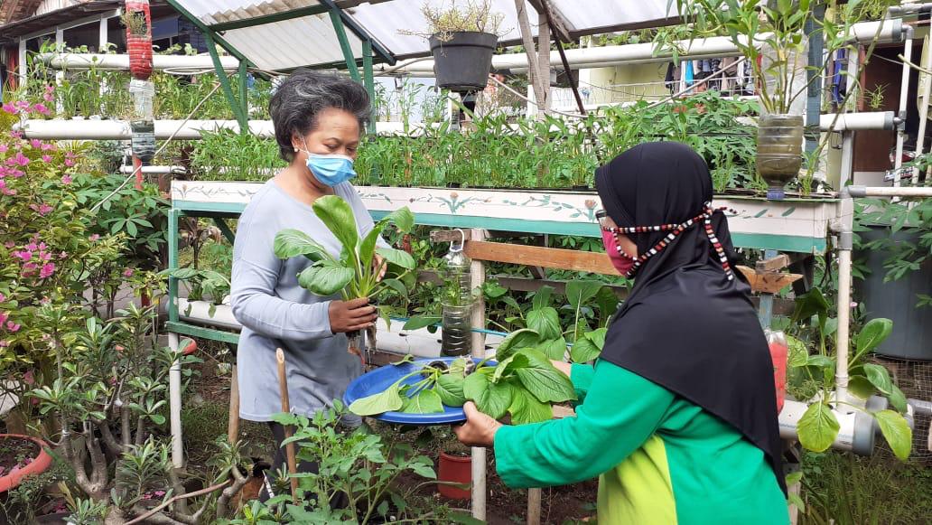 Gotong Royong Perkuat Ketahanan Keluarga Hadapi Pandemi COVID-19