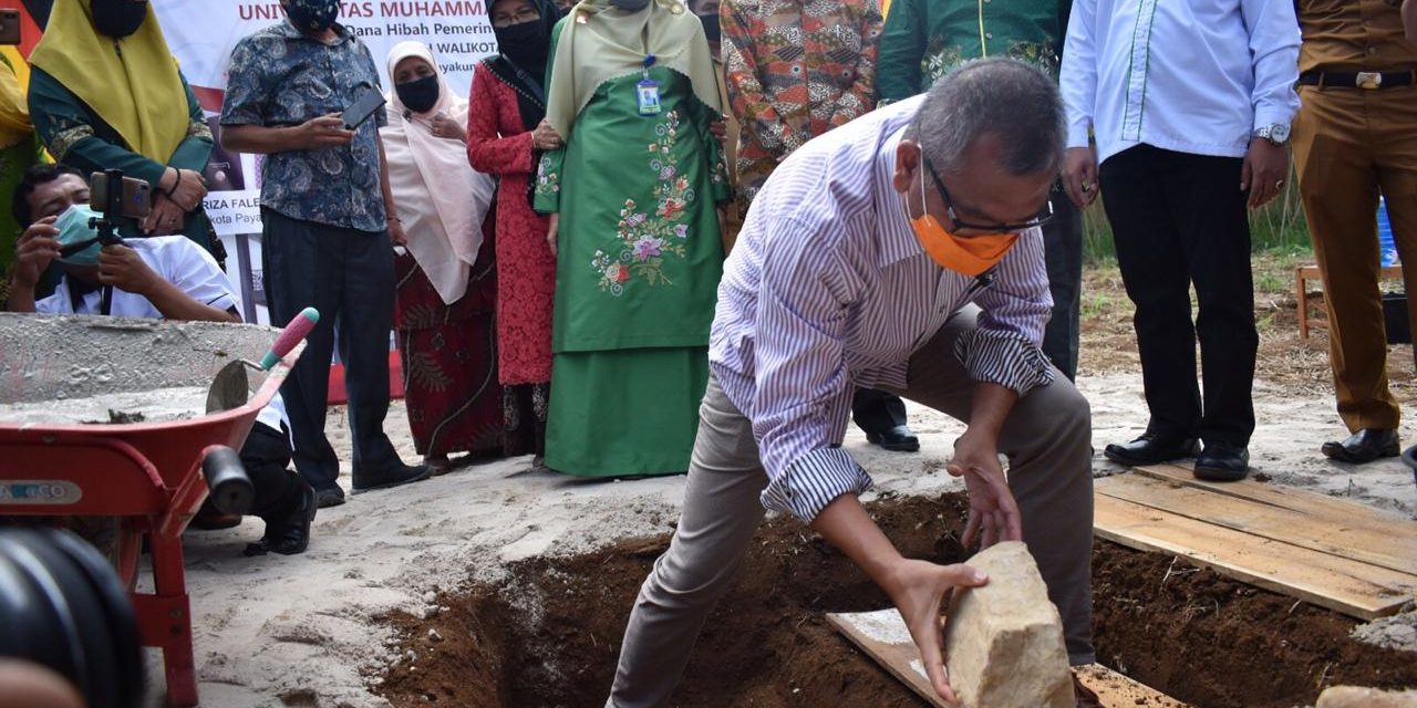 Riza Falepi Walikota Payakumbuh Letakkan Batu Pertama Pembangunan Kampus UMSB
