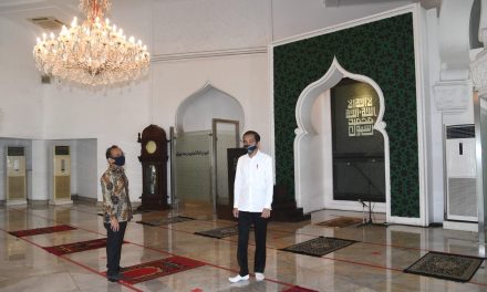Presiden Jokowi Tinjau Kesiapan Prosedur Kenormalan Baru di Masjid Baiturrahim