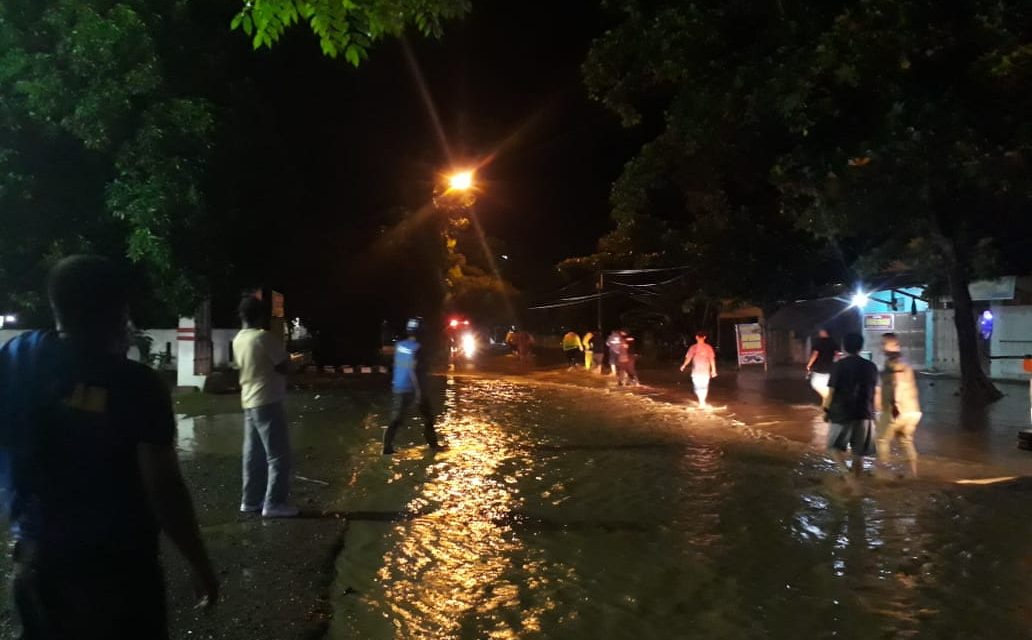 Banjir Jeneponto, Mobil Terserat Arus Hingga Empat Warga Hilang