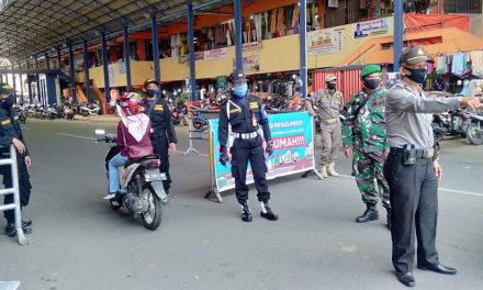Tetap Komit, Trantib Pasar Kota Payakumbuh Terus Tegakkan Protokol Covid-19 Di New Normal