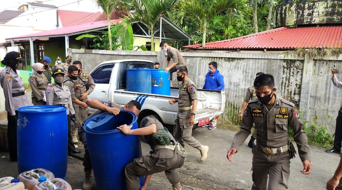 Tim 7 Kota Payakumbuh Sita Ratusan Liter Tuak