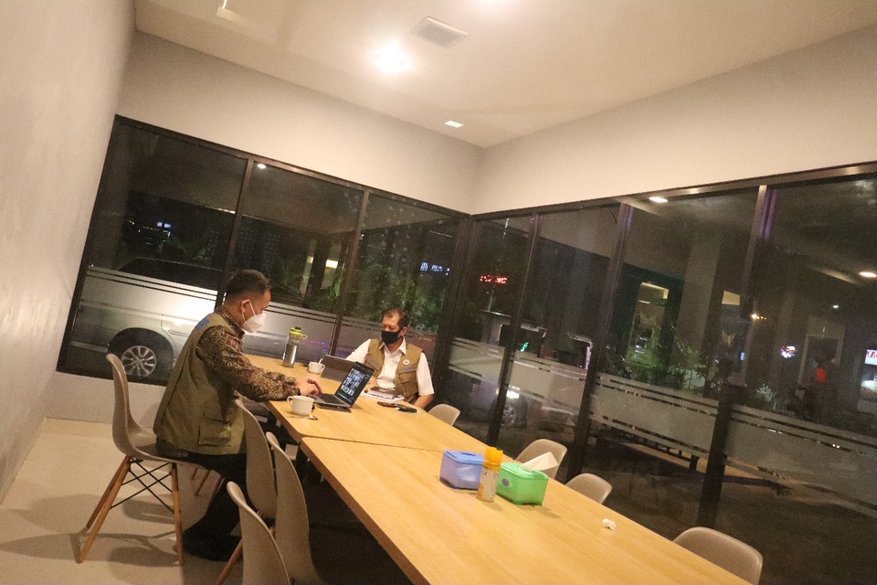 Cerita Ketika Ketua Gugus Tugas Berkantor dan Rapat di Rest Area KM 360
