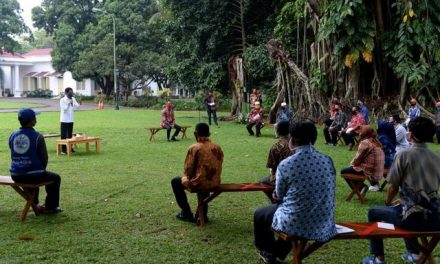 Presiden Kembali Serahkan Bantuan Modal Kerja bagi Pelaku Usaha Kecil