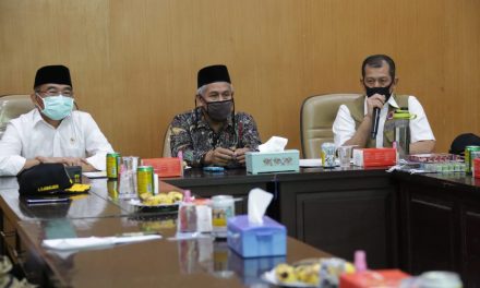 Hadir di Kantor PWNU Jatim, Ketua Gugus Tugas Nasional Sinergikan Frekuensi Atasi COVID-19