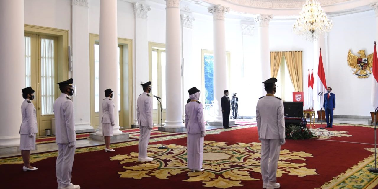 Presiden Lantik 881 Pamong Praja Muda Lulusan IPDN Tahun 2020 secara Virtual