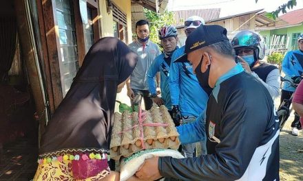 SENYUM JUM’AT Di Payakumbuh Barat, Warga Ibuh Kebagian Sembako Dari Camat