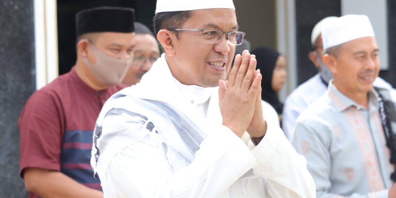 Diimami Qori Internasional, Wawako Payakumbuh Erwin Yunaz Laksanakan Sholat Idul Adha 1441 H di Mejid Baiturrahman Payobasung