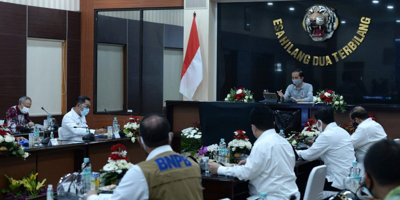 Presiden Kembali Tekankan Pentingnya Strategi Intervensi Lokal dan Penggunaan Masker