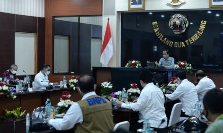 Presiden Kembali Tekankan Pentingnya Strategi Intervensi Lokal dan Penggunaan Masker