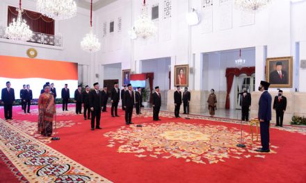 Presiden Jokowi Lantik 20 Duta Besar RI untuk Negara Sahabat