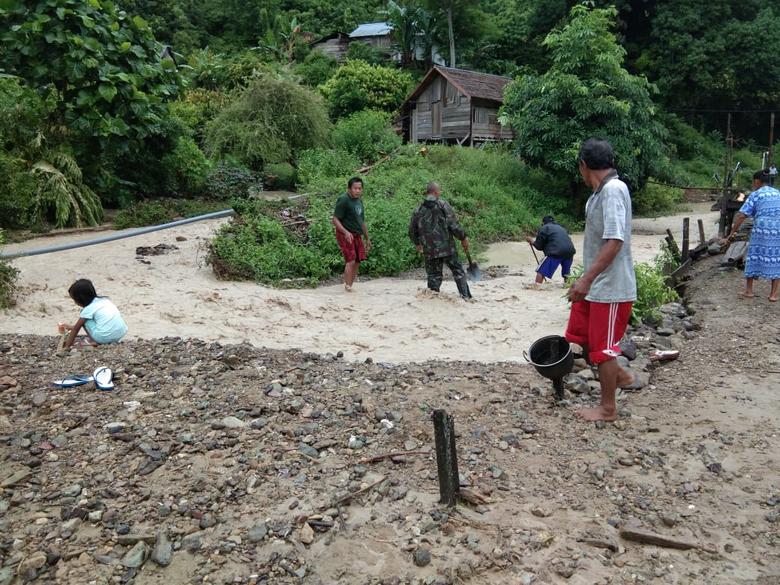 Genangan Luapan Sungai Ogolatfa di Kabupaten Parigi Moutong Berangsur Surut