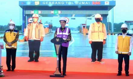 Presiden Jokowi Resmikan Tol Secara Virtual untuk Pertama Kalinya