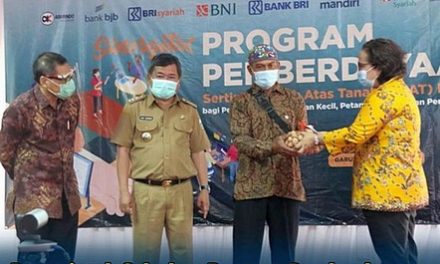 Pemerintah Salurkan Bantuan Pemberdayaan Sertipikat Hak Atas Tanah di Garut