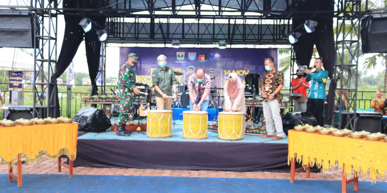 Pemukulan Tambua Tandai Festival Ekraf 2020 Dibuka Secara Resmi