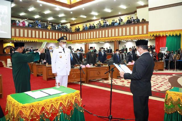 Nova Iriansyah Resmi Dilantik Jadi Gubernur Aceh