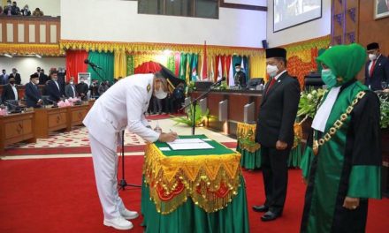Mendagri Lantik Nova Iriansyah Sebagai Gubernur Aceh