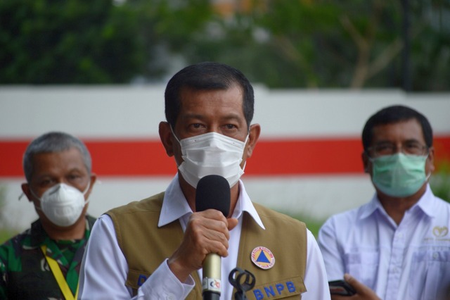 Doni Monardo: Kerumunan Manusia Menimbulkan Penularan COVID-19 dan Dapat Berakibat Fatal
