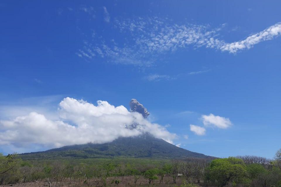 Status Gunung Ili Lewotolok Dinaikkan Menjadi Level III
