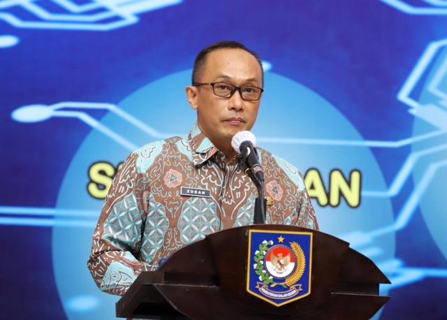 Dirjen Dukcapil Tertawa Geli Membaca Data KPU, Belum Sebulan Angka Yang Belum Merekam Turun dari 20 an Juta  Menjadi 1,75 Juta