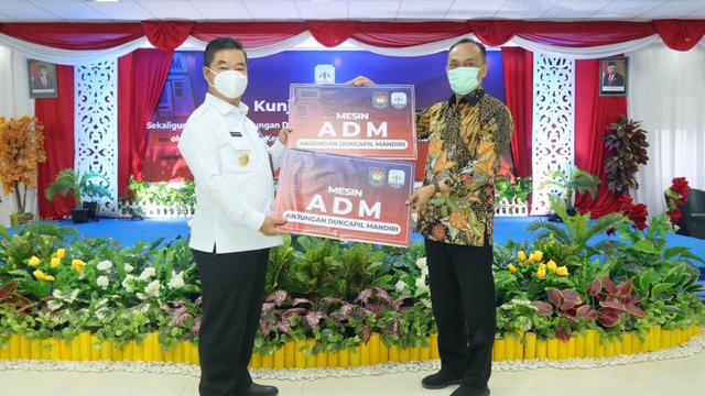 Kemdagri Serahkan Dua Mesin ADM, Masyarakat Kaltara Makin Mudah Urus Dokumen Kependudukan