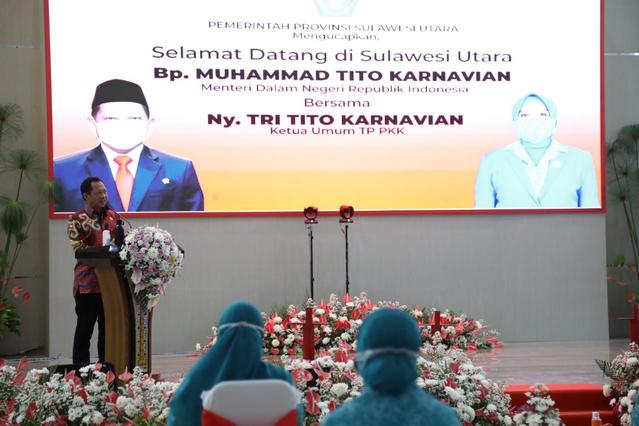 Kunjungi Sulawesi Utara, Mendagri Bersama Ketua Umum TP PKK Masifkan Sosialisasi Disiplin Prokes