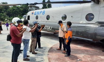 Chinook BNPB Efektifkan Pengiriman Logistik Penanganan Darurat Erupsi Ili Lewotolok