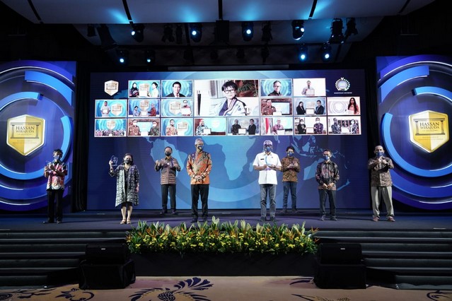 Satgas Penanganan Covid-19 Terima Penghargaan HWPA 2020