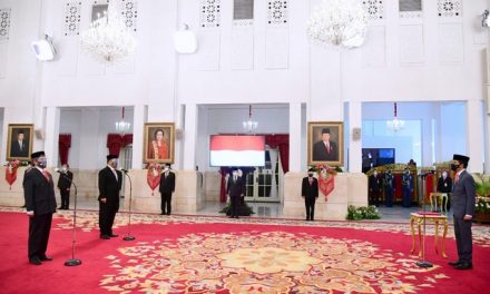 Presiden Jokowi Lantik Kepala BNN dan BRGM di Istana Negara