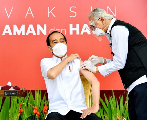 Presiden Jokowi Menerima Vaksin Covid-19 Perdana