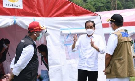 Presiden Kunjungi Posko Pengungsian Mamuju dan Pastikan Bantuan bagi Warga Terdampak Gempa