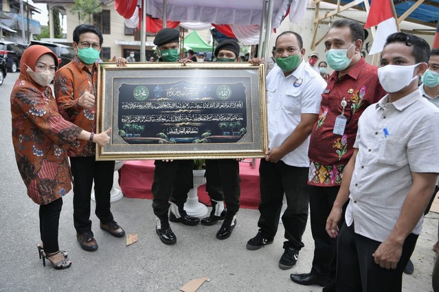 Gus Menteri Beri Bantuan Sejumlah BUMDes di Kota Ambon, Masing-masing Dapat Rp75 Juta
