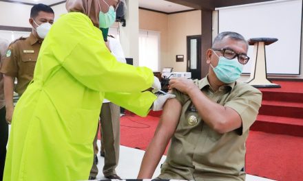 Wali Kota Payakumbuh, Riza Falepi Jalani Vaksin Sinovac Kedua