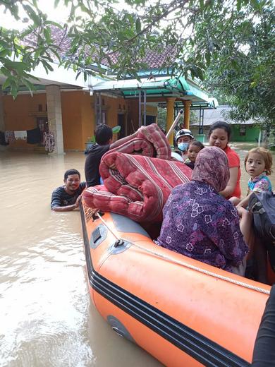 Tanggul Jebol Picu Banjir Beberapa Desa di Wilayah Kabupaten Bekasi