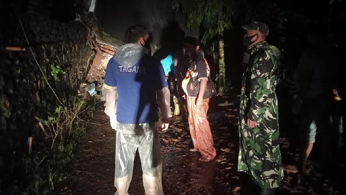 [Update] – Sebanyak 16 Warga Nganjuk Dalam Pencarian Pascalongsor