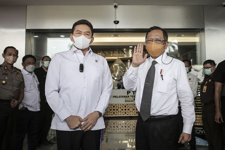JAKSA AGUNG REPUBLIK INDONESIA MENERIMA KUNJUNGAN KERJA MENTERI KOORDINATOR  BIDANG POLITIK, HUKUM, DAN KEAMANAN