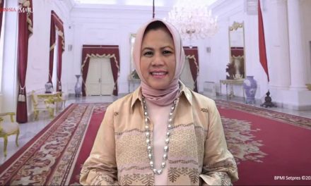 Wow! Ibu Negara Pakai Tenun Balai Panjang Saat Syukuran HUT Dekranas Ke 41
