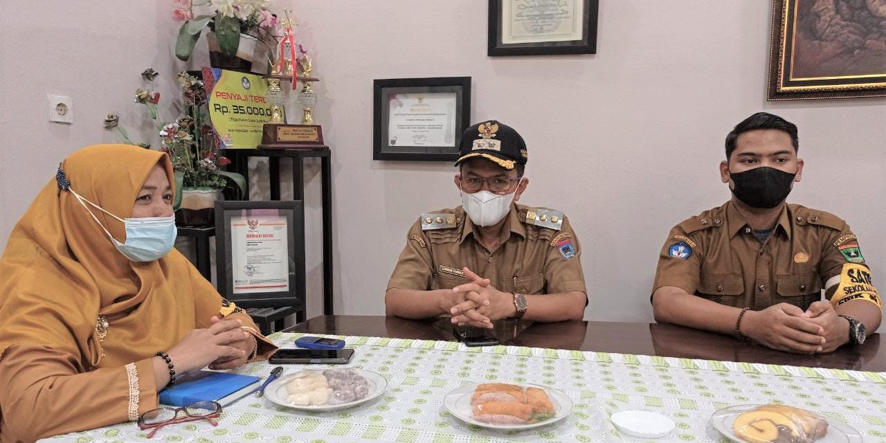 Pantau Pembelajaran Tatap Muka, Wakil Wali Kota Payakumbuh Erwin Yunaz Juga Sharing Ilmu Dengan Satgas Sekolah Tangguh SMK N 1 Payakumbuh