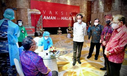 Gotong Royong Sukseskan Program Vaksinasi Massal Pemerintah