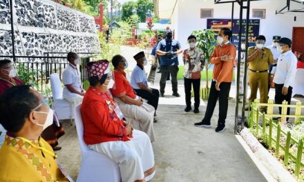 Presiden Tinjau Vaksinasi Massal Bagi para Guru di Makassar