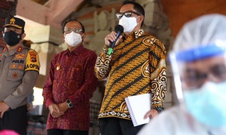 Mendagri Apresiasi Ketertiban Vaksinasi Covid-19 di Ubud