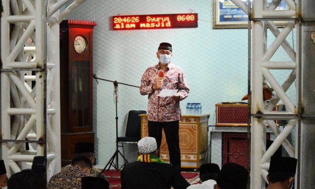 Bersama Rombongan Kejaksaan Tinggi Provinsi Sumbar, Riza Falepi Bersafari Ke Mesjid Muhsinin Tiakar