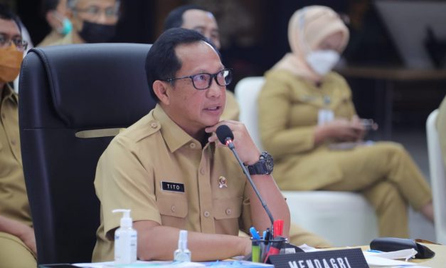Mendagri Minta Kepala Daerah Jadi Role Model Penegakan Prokes