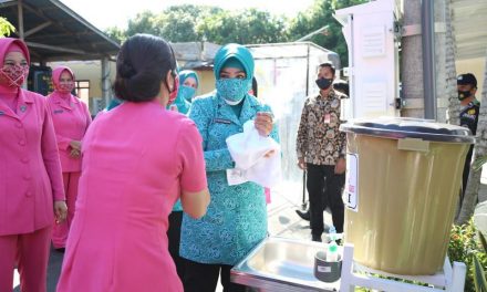 Ketua Umum TP PKK Tekankan Pemakaian Masker sebagai Upaya Akhiri Pandemi