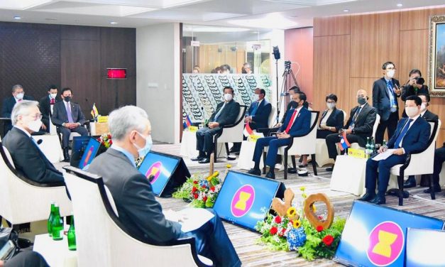 Presiden Jokowi Hadiri ASEAN Leaders’ Meeting di Sekretariat ASEAN