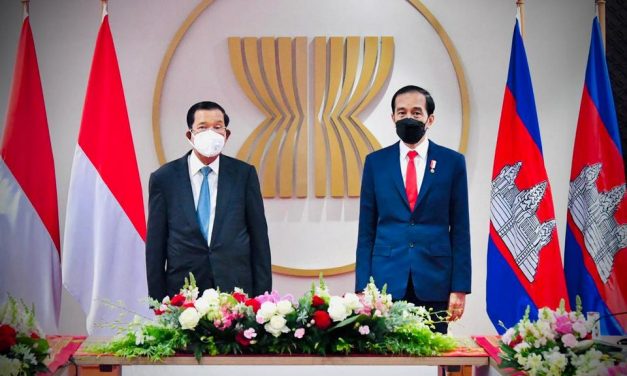 Tingkatkan Kerja Sama, Presiden Jokowi dan PM Hun Sen Gelar Pertemuan Bilateral