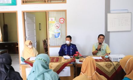 Pembinaan TP-PKK Kelurahan Padang Tinggi Piliang, Kadis Nakerin : “Masyarakat Harus Cerdas”