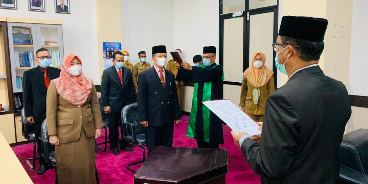 Lantik 4 Orang Pejabat, Sekda Rida Ananda : Kita Wajib Memenuhi Kebutuhan Masyarakat
