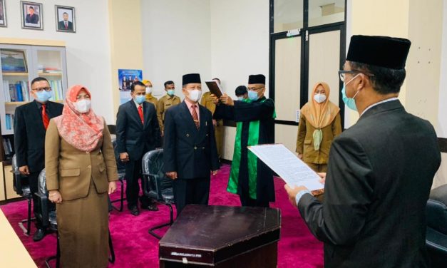 Lantik 4 Orang Pejabat, Sekda Rida Ananda : Kita Wajib Memenuhi Kebutuhan Masyarakat